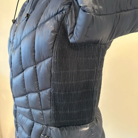 Quilted Packable Jacket - Picture 5 of 9